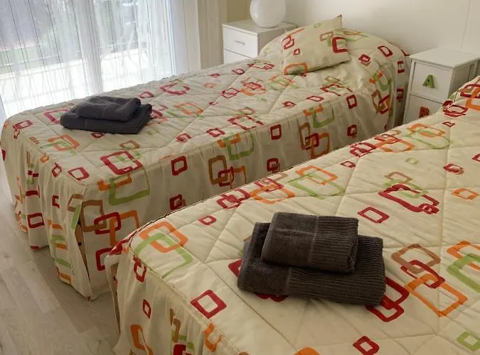 Encantador En Primera Linea. דניה